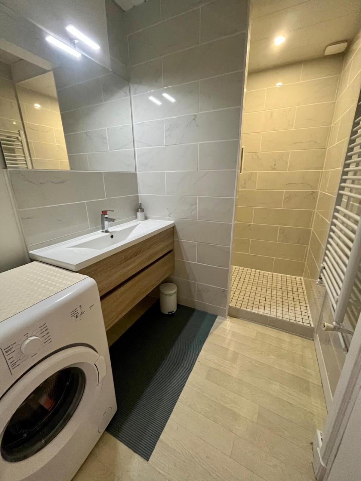 Joli Appartement Proche Centre 로리앙 외부 사진